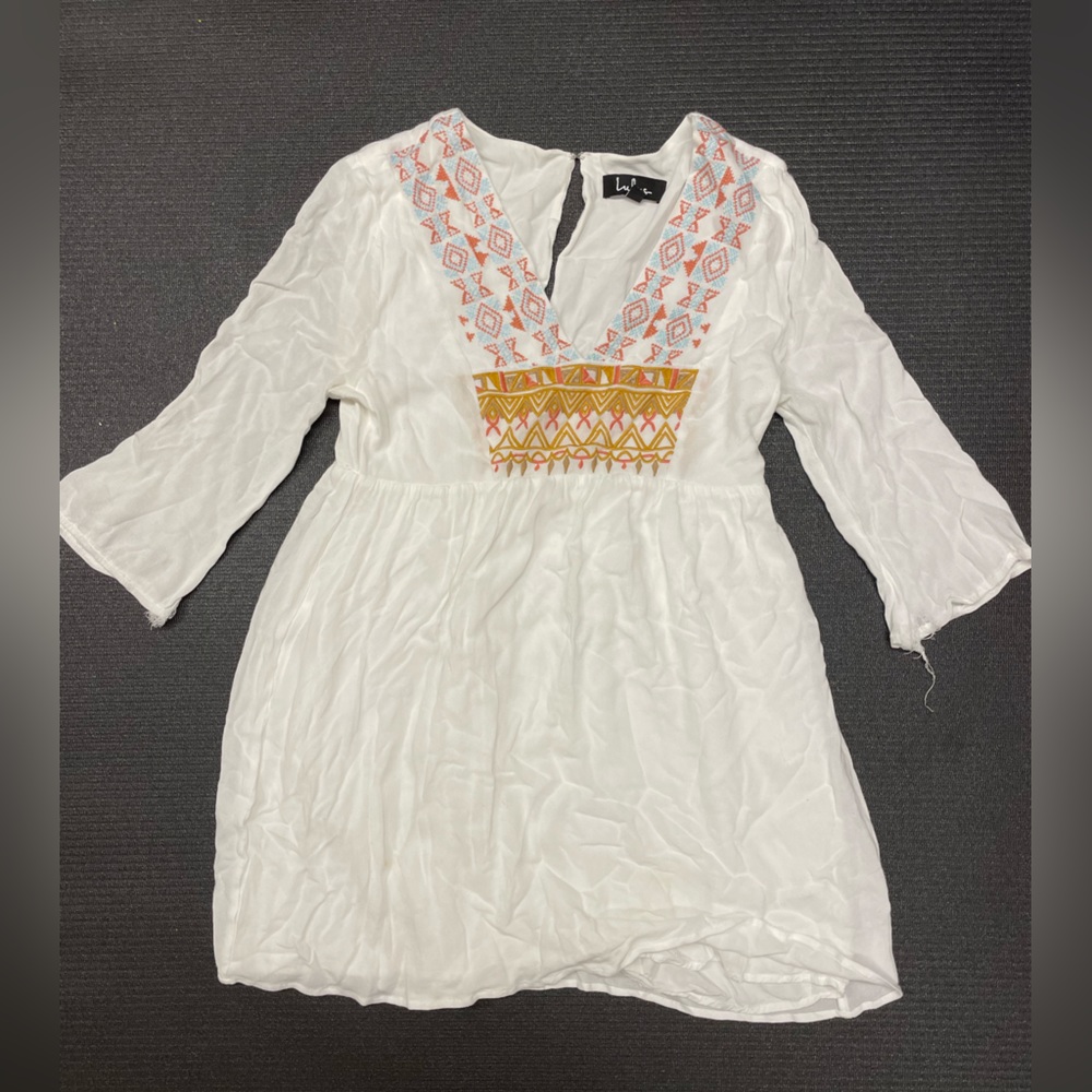 Lulus embroidered dress size Medium